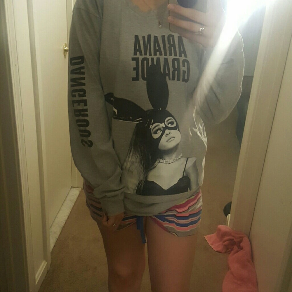 Ariana grande Dangerous woman Tour Shirt